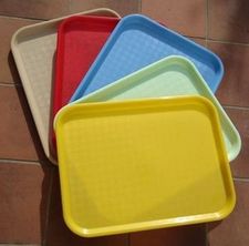 PIATTO PASTO 46 X 36 polipropilene rosso