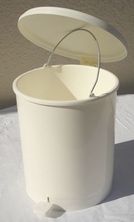 PATTUMIERA DI PLASTICA a PEDALE 16L avorio